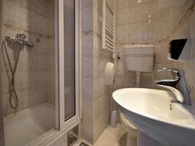 住宿加早餐酒店 Tash 3*