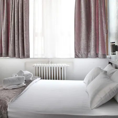 Tash Bed & Breakfast 3*