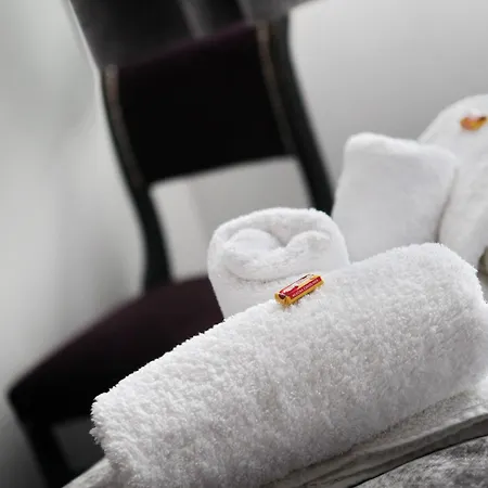 住宿加早餐酒店 Tash 3*