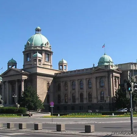 Tash 住宿加早餐酒店 3*